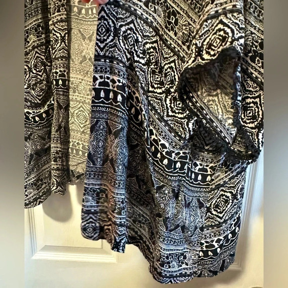 American Eagle Outfitters Black White Bohemian/ Open Front Cardigan - Picture 2 of 8